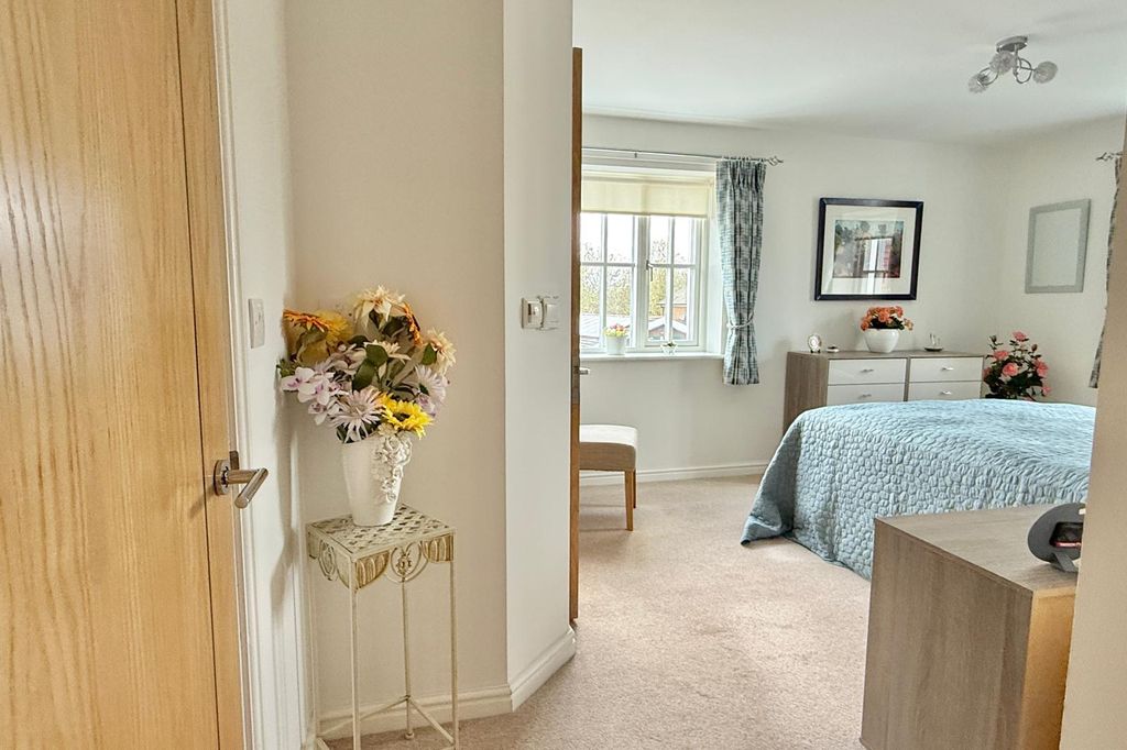 Property photo 3 of 24 Gallery