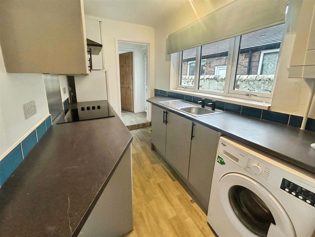 Property photo 3 of 12 313130ba-5.Jpg