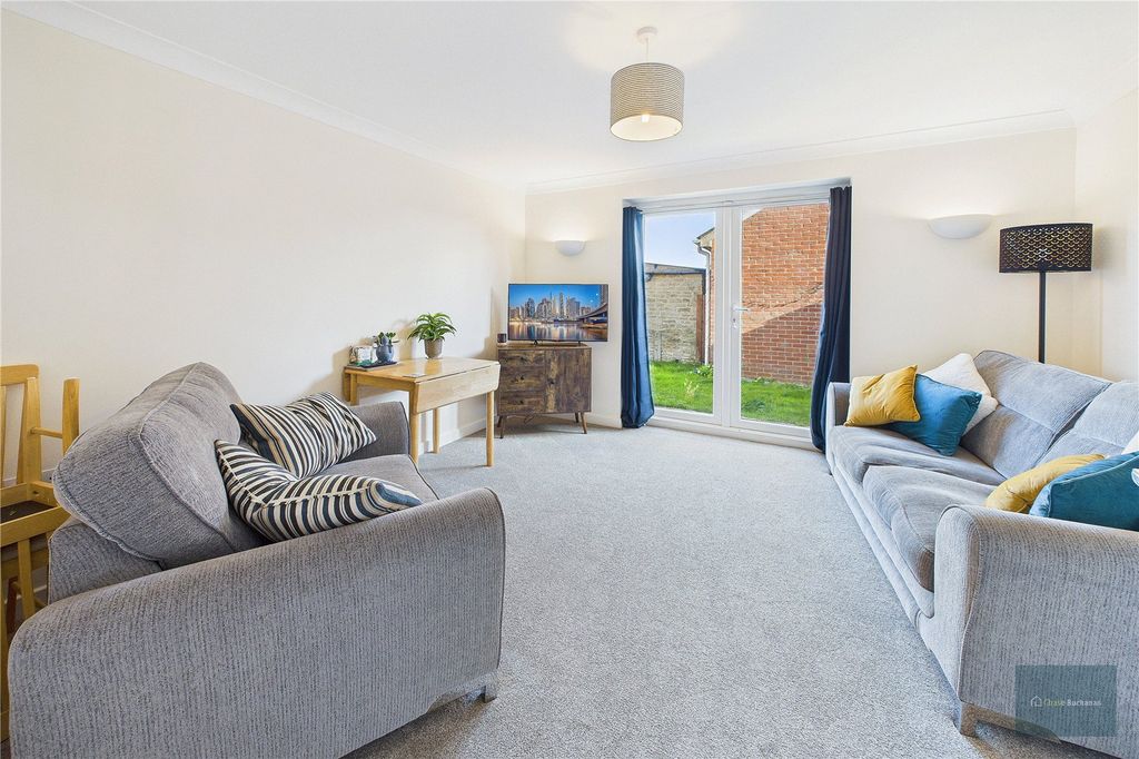 Property photo 2 of 11 Picture No. 14