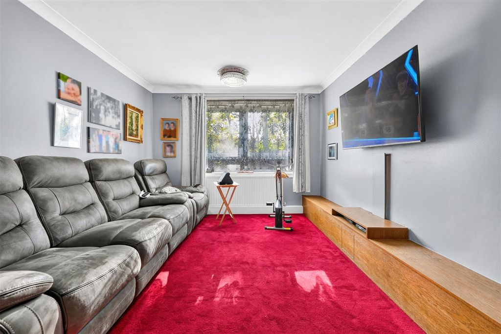 Property photo 3 of 14 0-6.Jpg