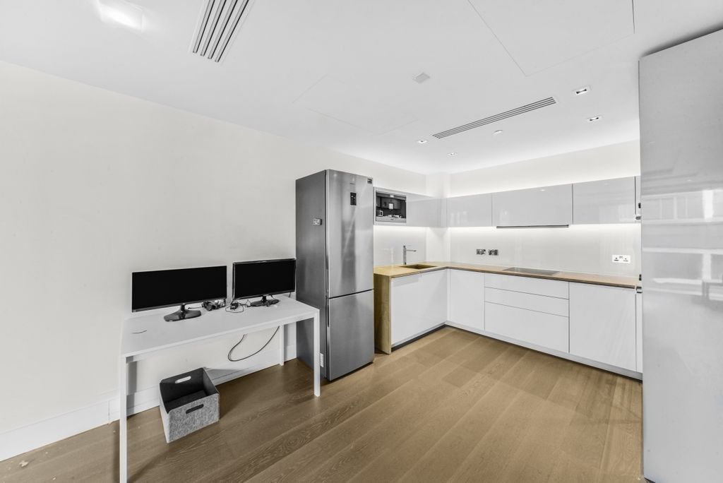 Property photo 3 of 14 Dsc_0305_High