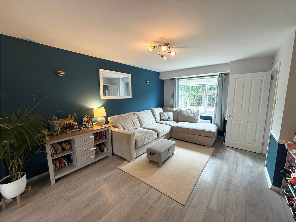 Property photo 2 of 15 Picture No. 24