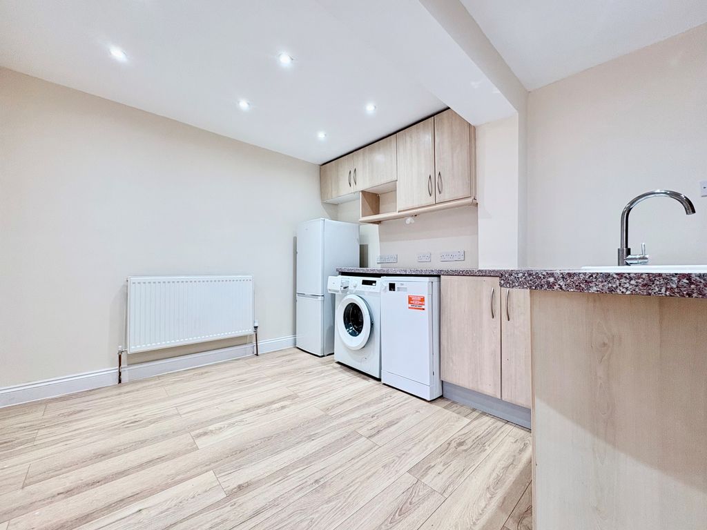 Property photo 2 of 14 Bedroom