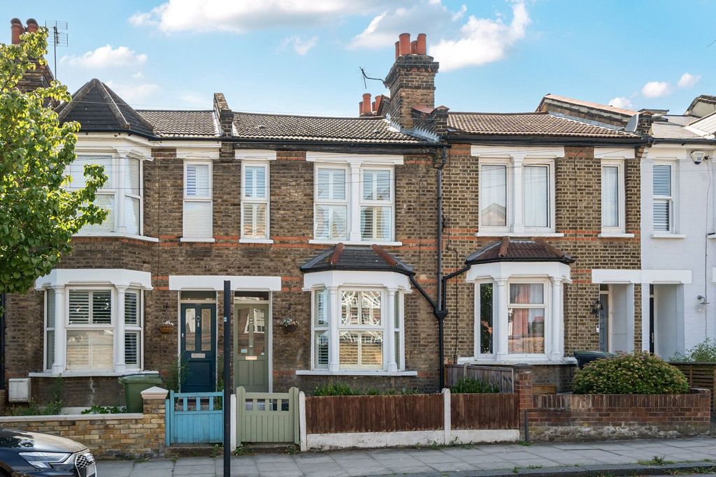 Property photo 1 of 19 External