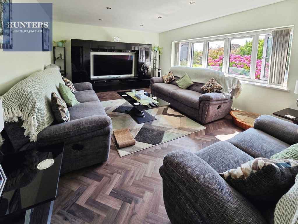 Property photo 3 of 17 Pbox-Img.Jpg