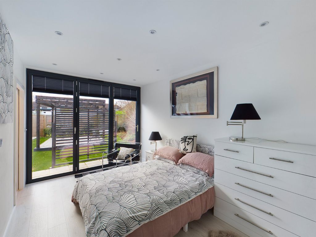 Property photo 2 of 33 Picture No. 04