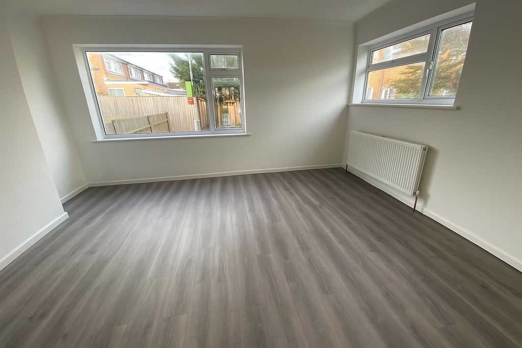 Property photo 2 of 4 Photo-2025-11-10-08-13-59 (3).Jpg