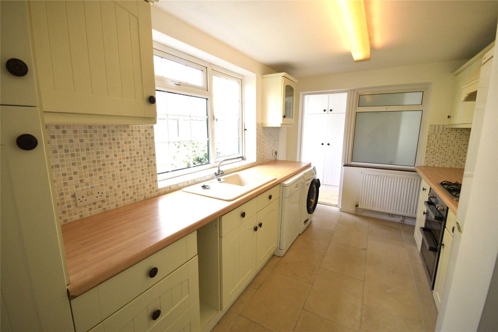 Property photo 2 of 22 Picture No. 17