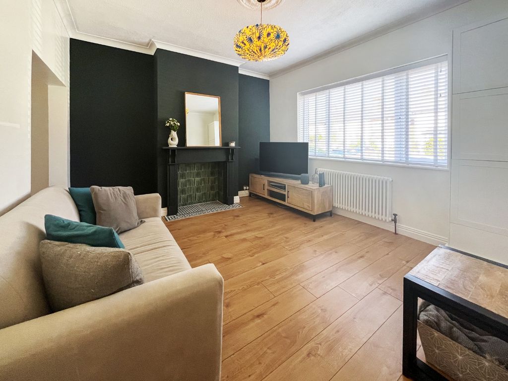 Property photo 1 of 15 4151082
