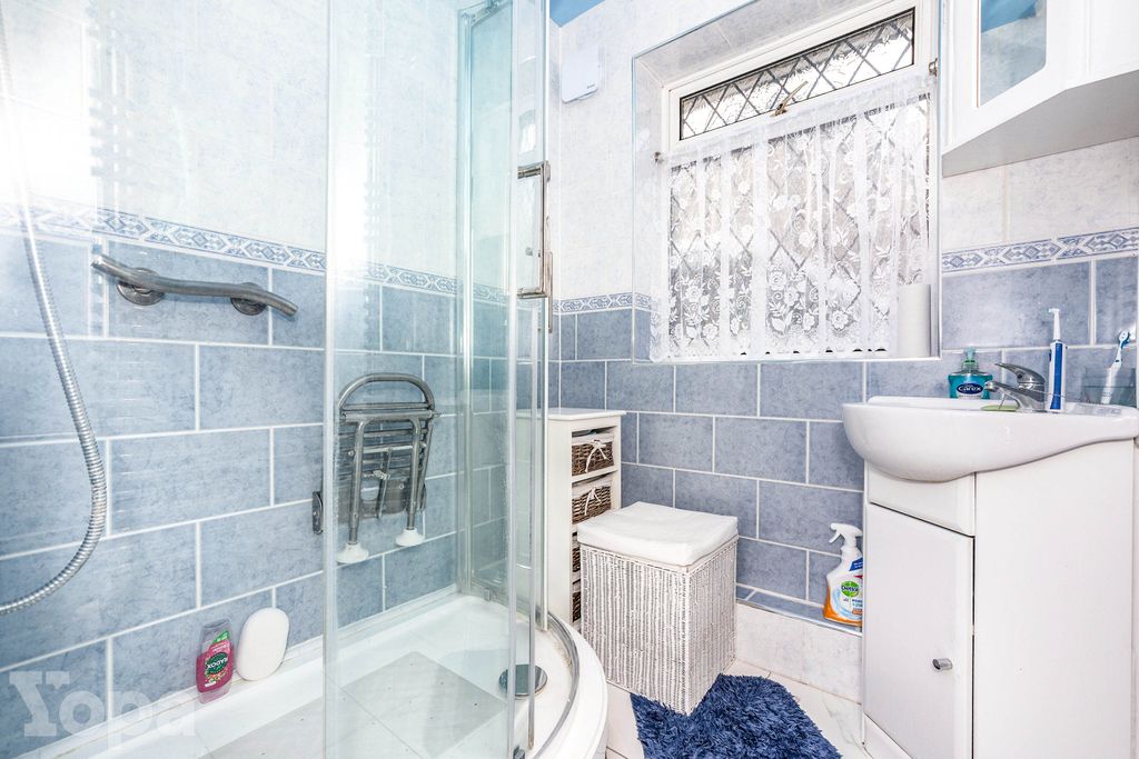 Additional image 9 of 3 bed detached bungalow for saleMounts Road, Greenhithe DA9