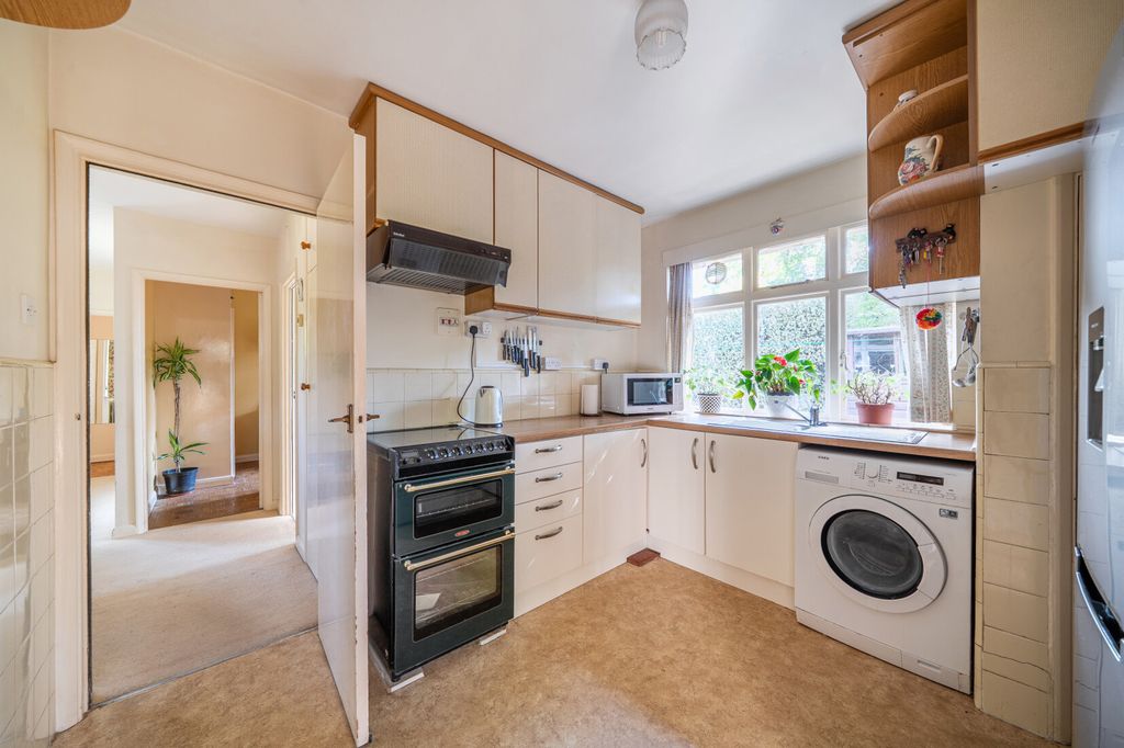 Property photo 2 of 17 Kitchen