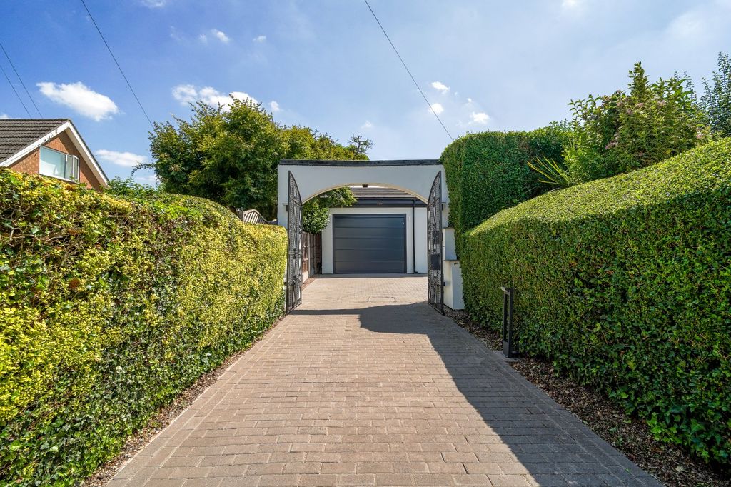 Property photo 2 of 38 Picture No. 40