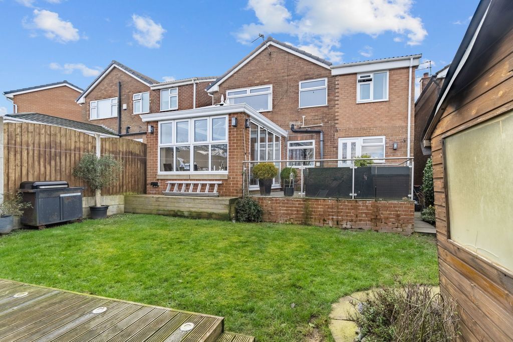 Property photo 2 of 27