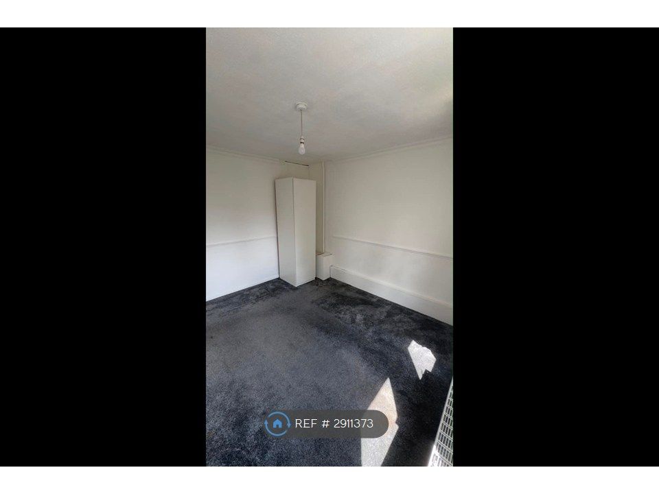 Property photo 3 of 35