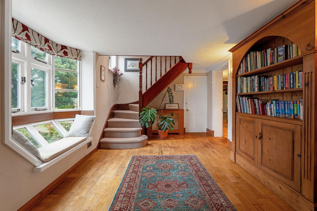 Property photo 3 of 48