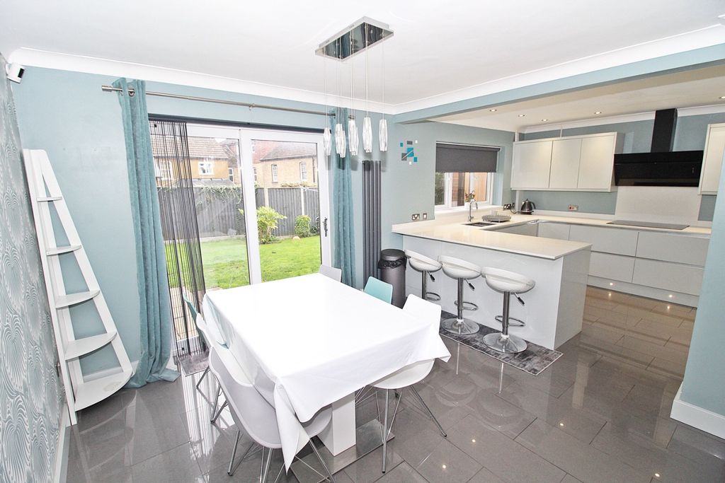 Property photo 3 of 14 4606205