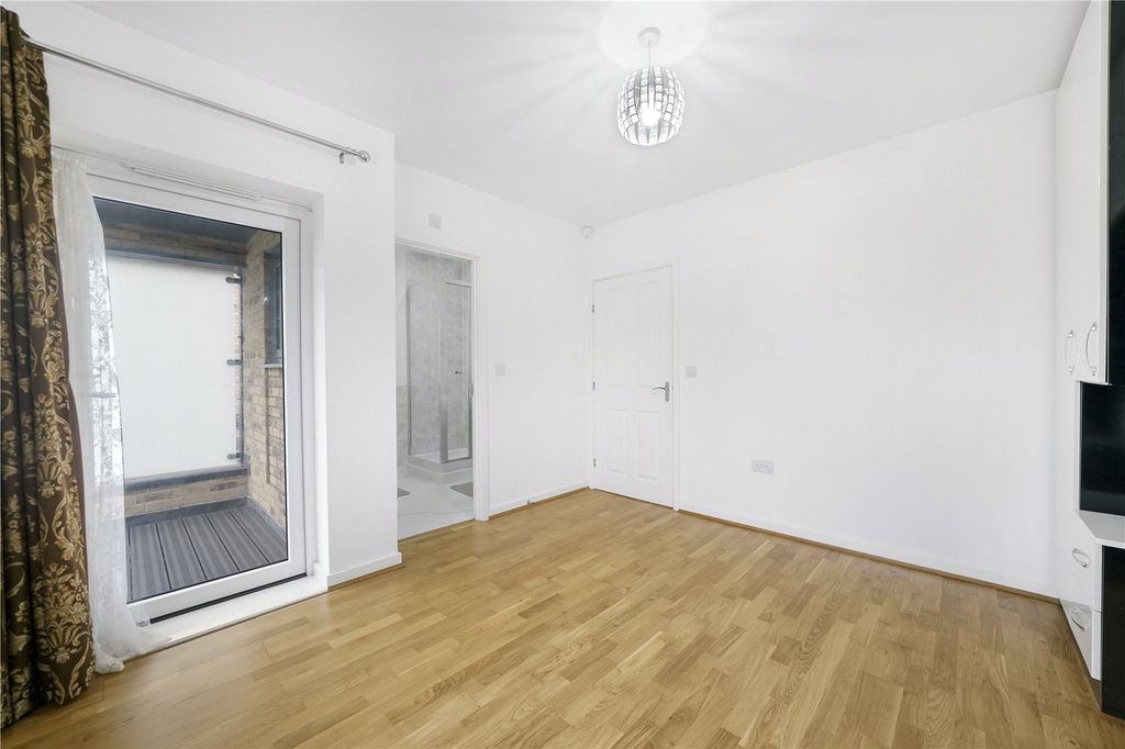 Property photo 3 of 23 Picture No. 22