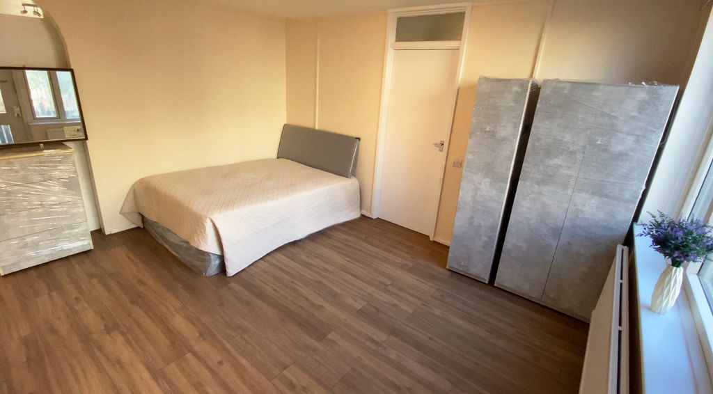 Property photo 2 of 12 Room F