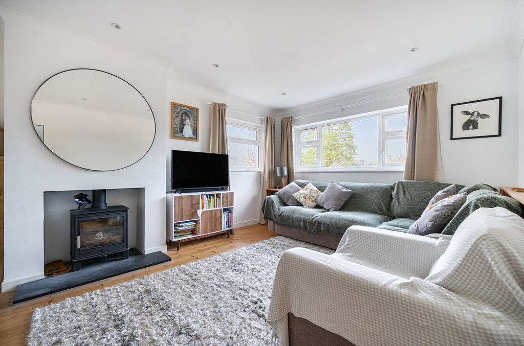 Property photo 2 of 20 2 - 1368944-6-68F7700...