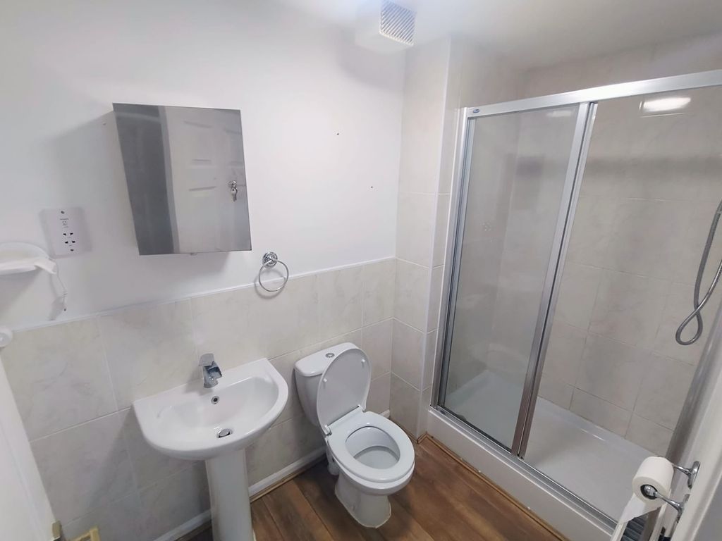 Property photo 3 of 15 0d31603B-142E-442d-B8Bf-31c6Ad4B4Ab0