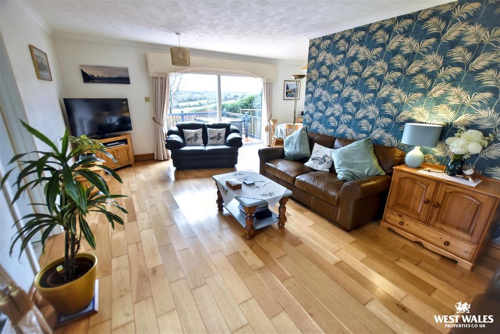 Property photo 2 of 34 13 (27).Jpg