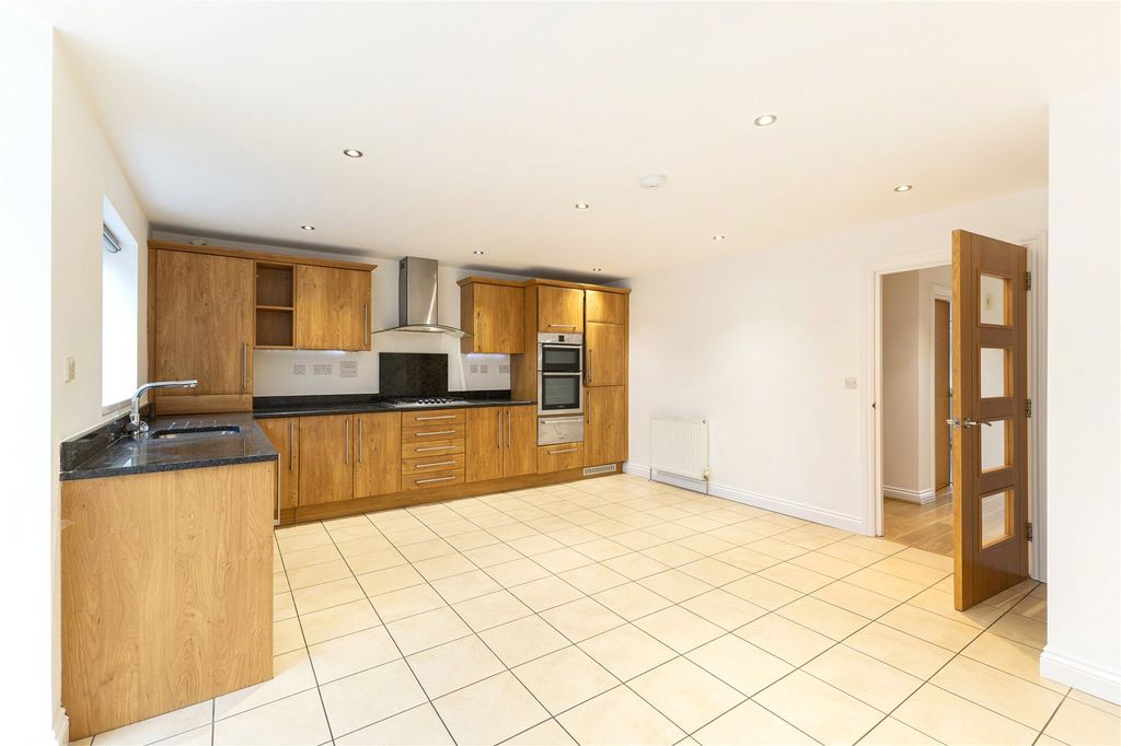 Property photo 2 of 11 Picture No. 09