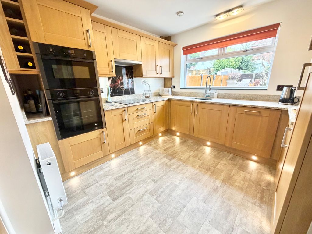 Property photo 3 of 29