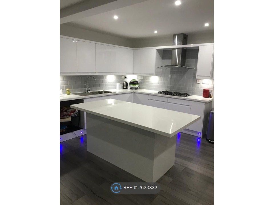 Property photo 1 of 30 Breakfast Bar