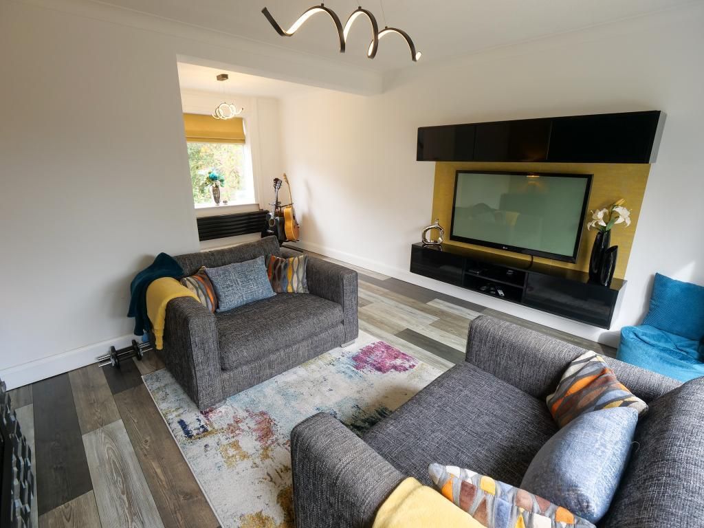 Property photo 3 of 20 Living Room Duel Aspect