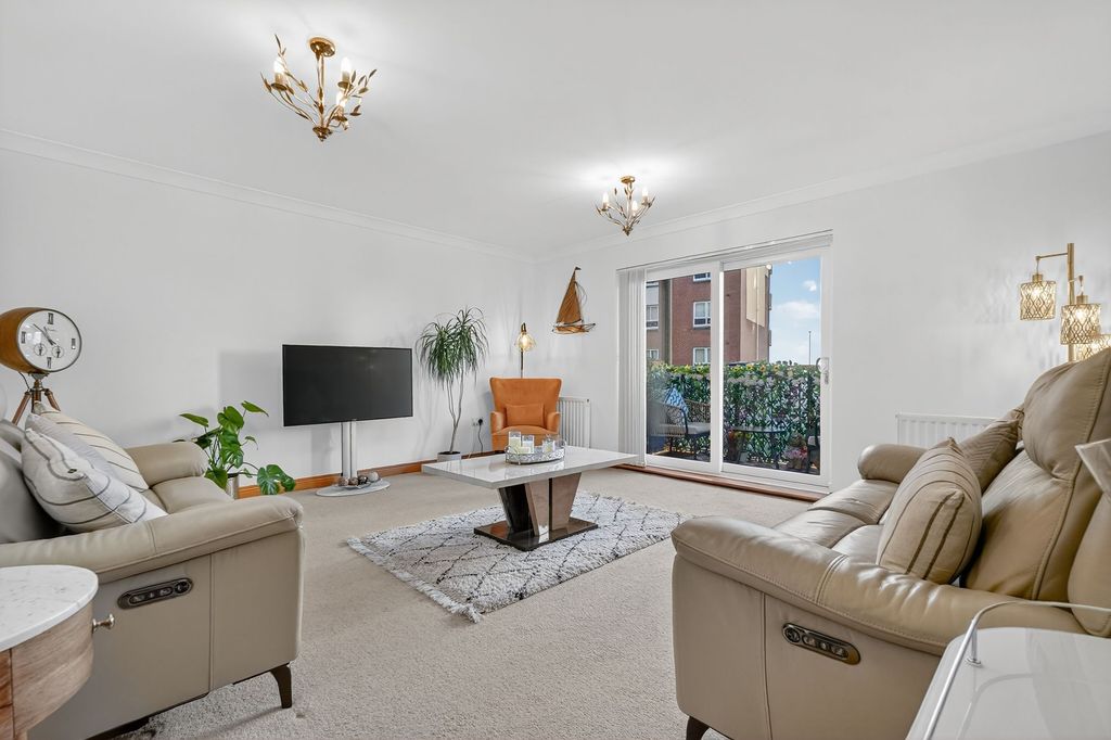 Property photo 3 of 31