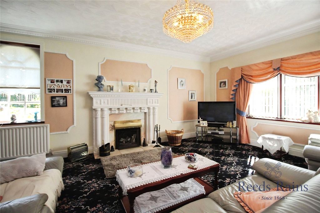 Property photo 2 of 17 Picture No. 42