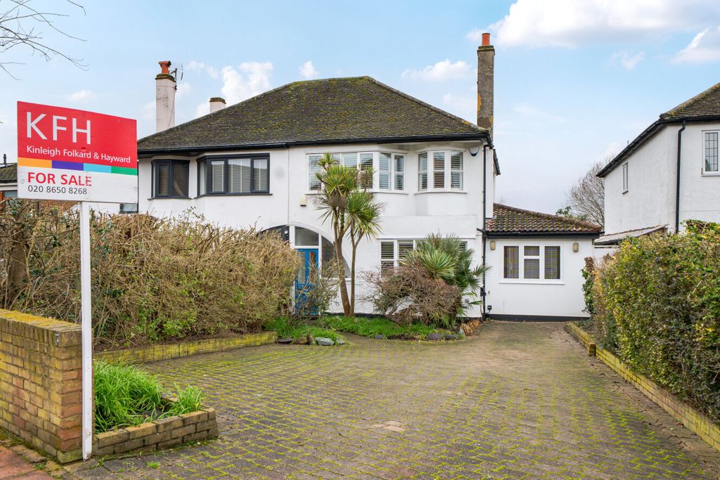 Property photo 1 of 19 1409874-1-698Dbbc...