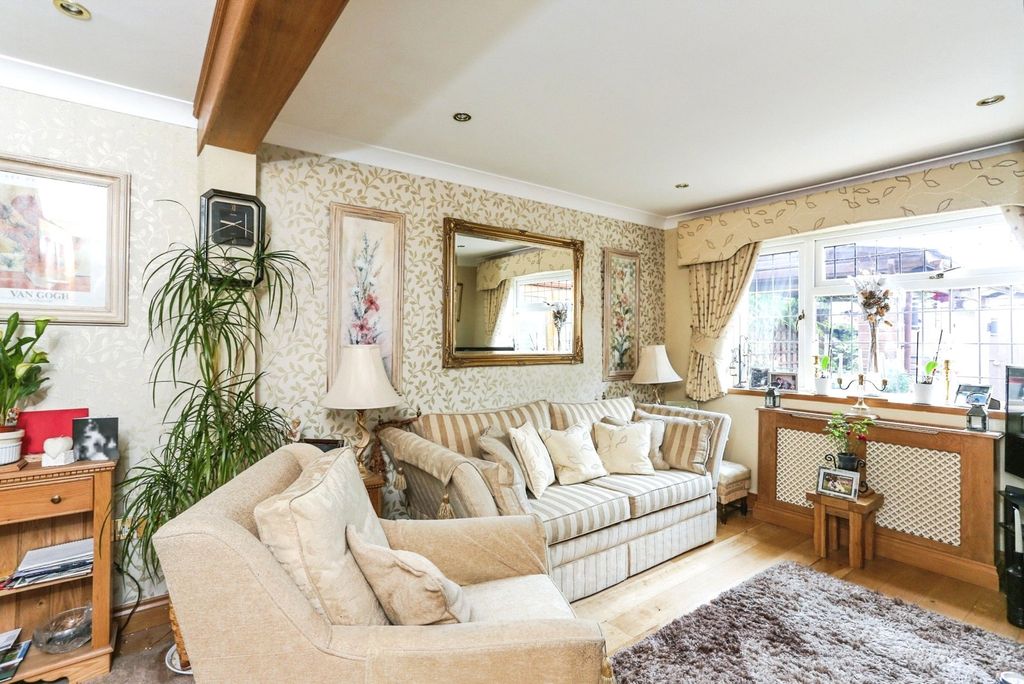 Property photo 3 of 22 Picture No. 27