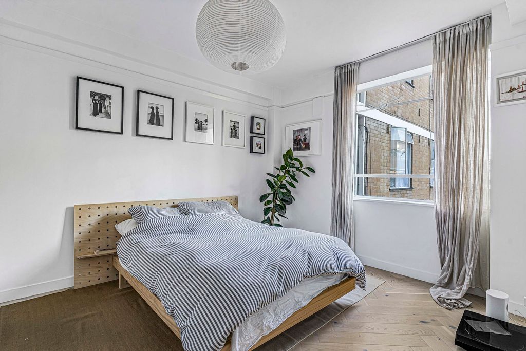 Property photo 3 of 13 Bedroom