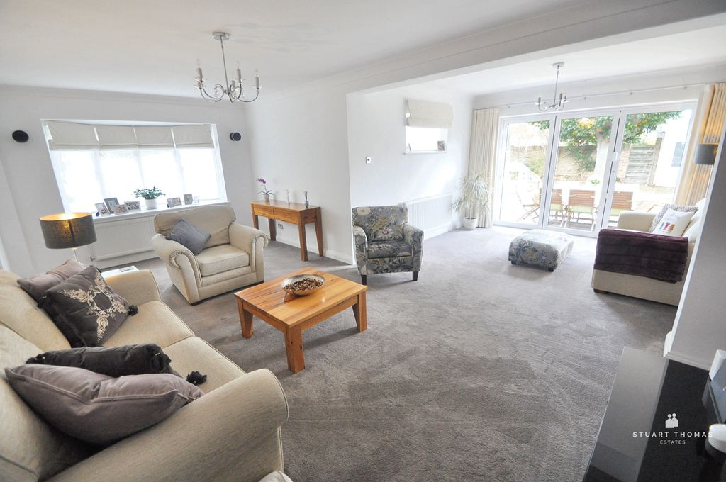 Property photo 2 of 26