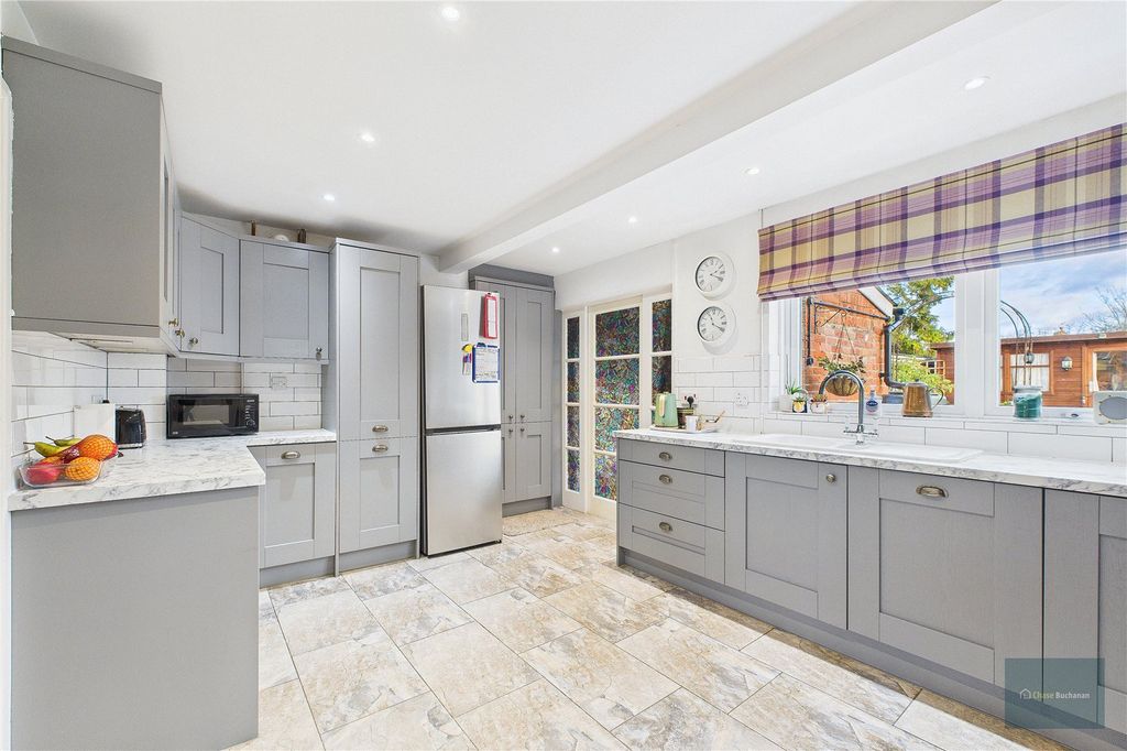 Property photo 3 of 27 Picture No. 30