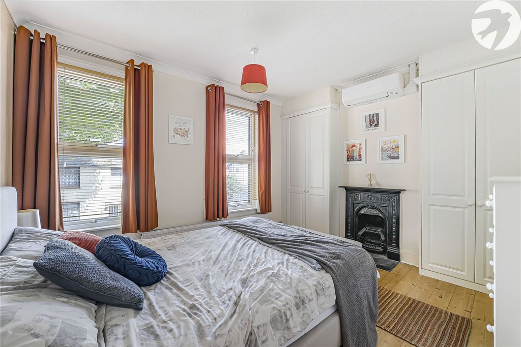 Property photo 3 of 23 Bedroom One