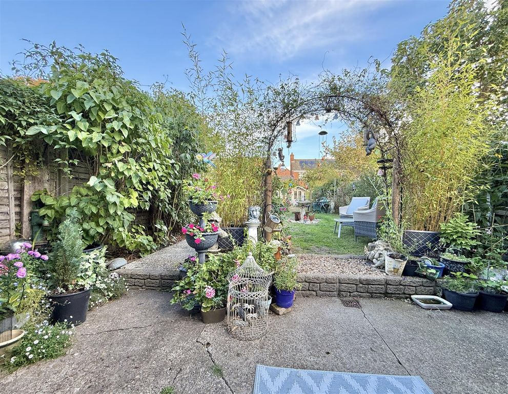 Property photo 2 of 19