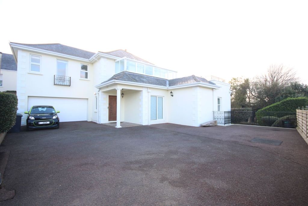 Property photo 1 of 39