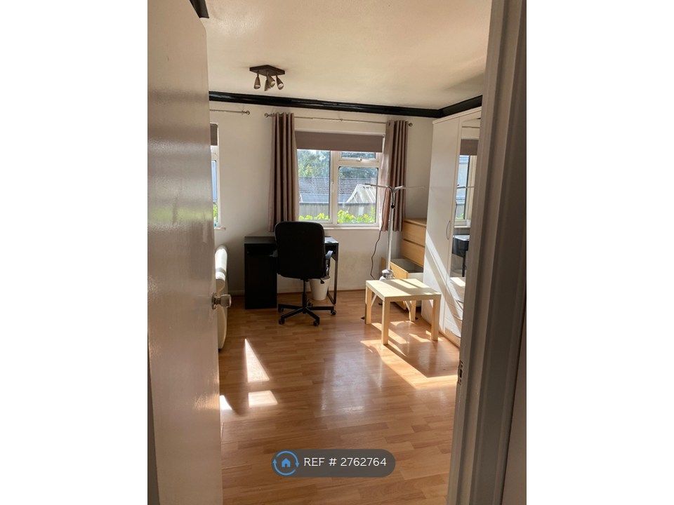 Property photo 3 of 9 Living Room