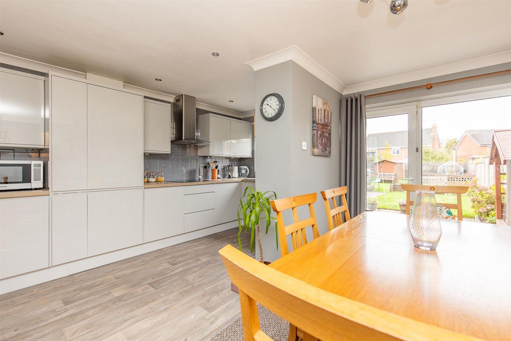 Property photo 2 of 16 Kitchen/Diner