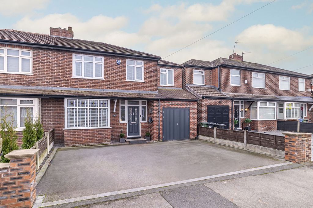 Property photo 1 of 27