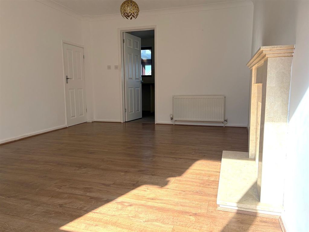 Property photo 3 of 23 4307 Lounge Alt..Jpeg