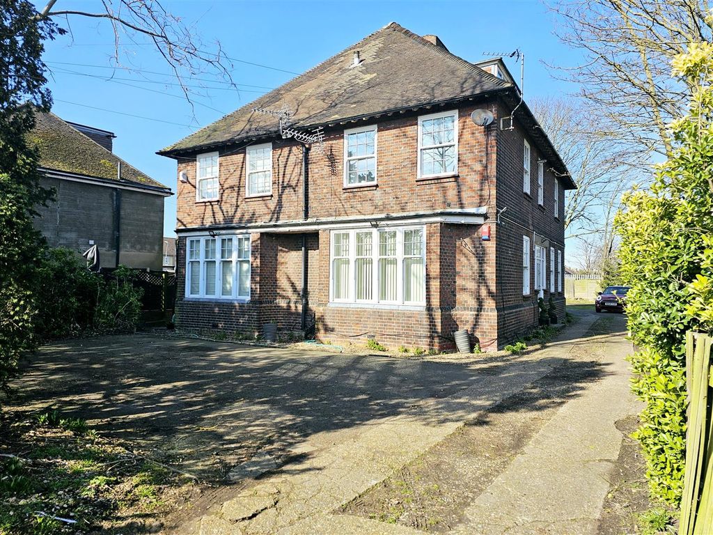 Property photo 1 of 6 Front