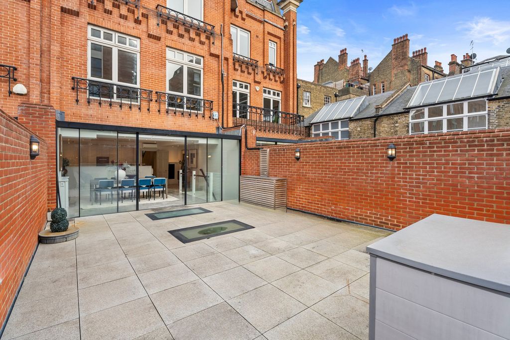 Property photo 3 of 21