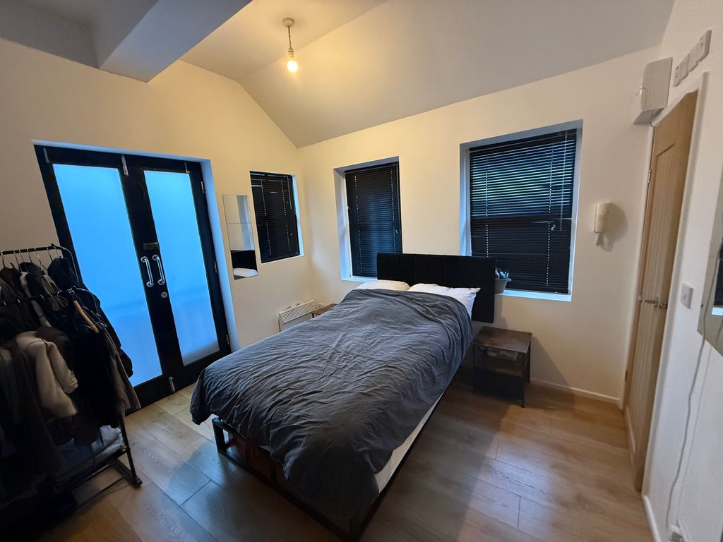 Property photo 1 of 4