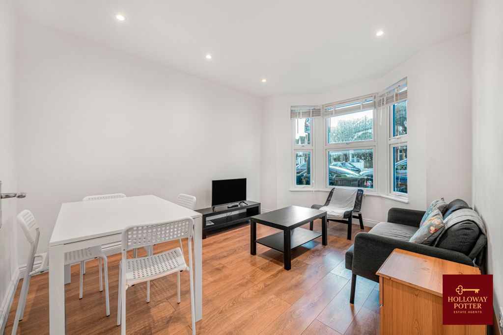 Property photo 2 of 28