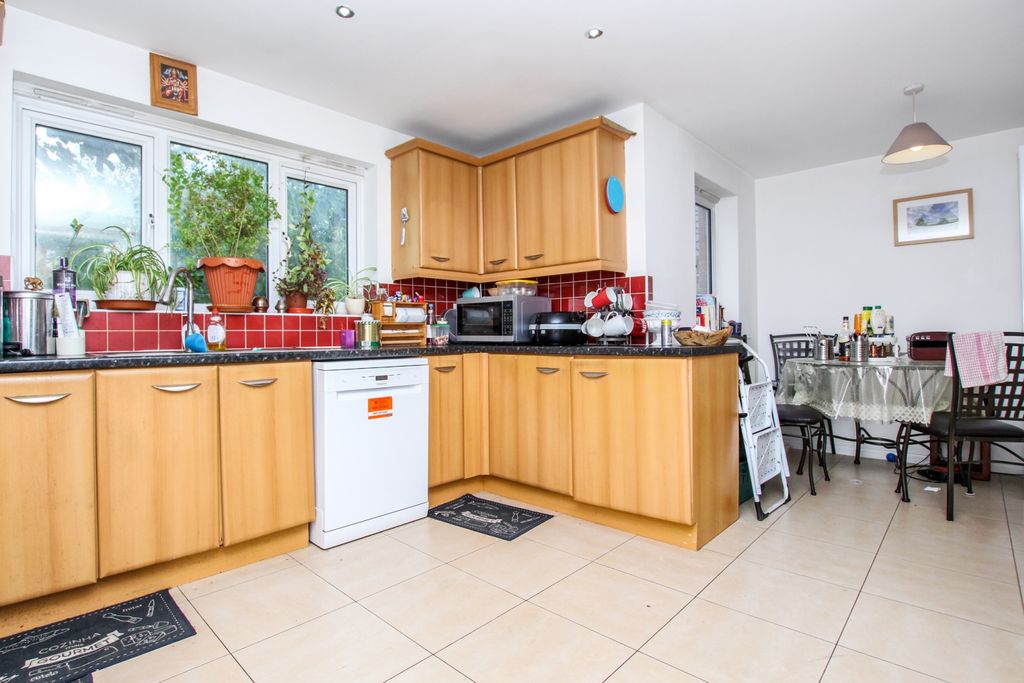 Property photo 2 of 13 Img_9456