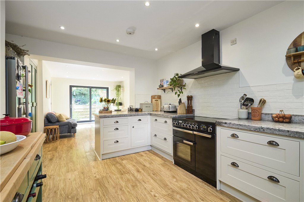 Property photo 2 of 30 Kitchen