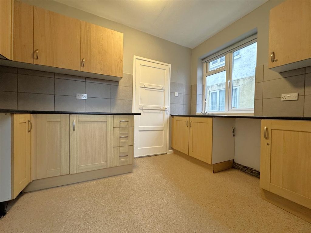 Property photo 3 of 10 3.Jpeg